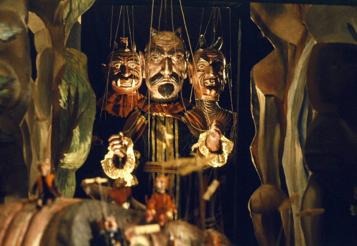 (C) 1994 Athanor, Heart of Europe Prague K Production, Lumen Films, BBC Bristol. 