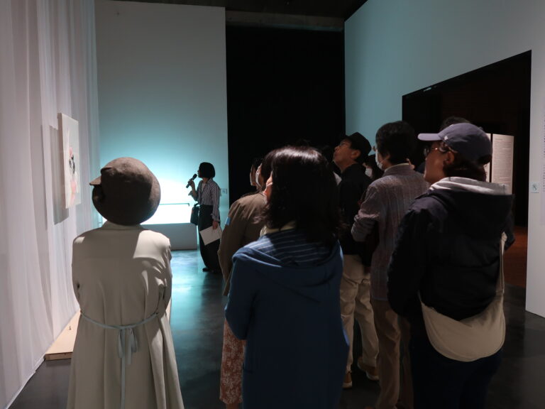 学芸スタッフによる解説ツアー