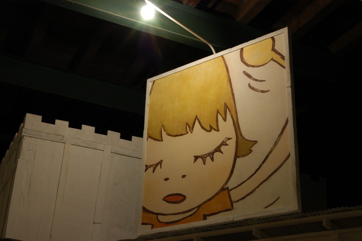 「YOSHITOMO NARA + graf A to Z」展示風景（2006年）撮影：永野雅子 Artwork: ©︎Yoshitomo Nara 